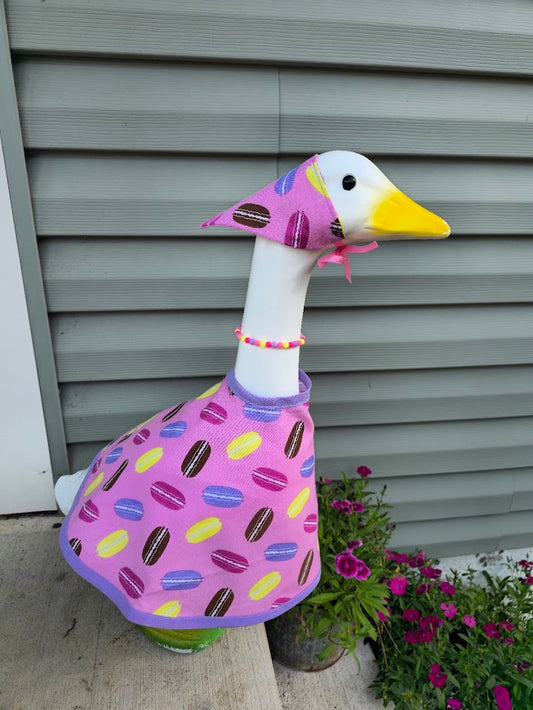 Macaron Porch Goose Outfit
