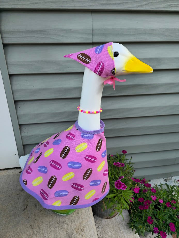 Macaron Porch Goose Outfit