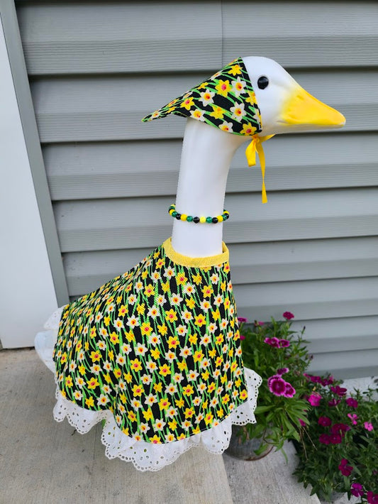 Daffodil Garden Porch Goose Outfit