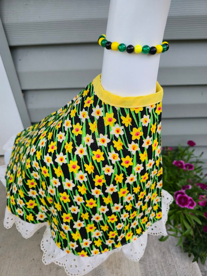 Daffodil Garden Porch Goose Outfit