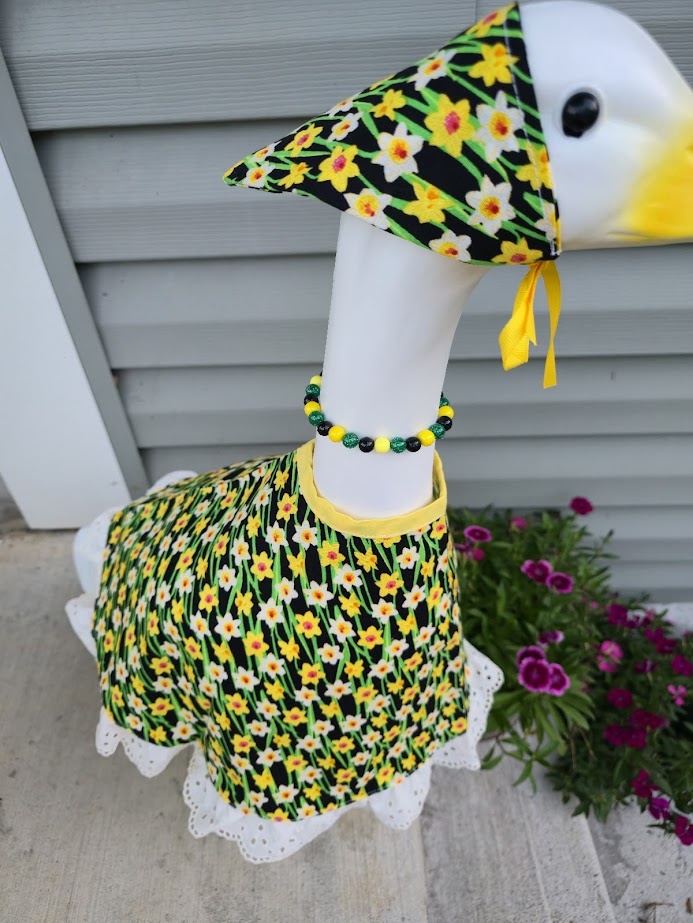 Daffodil Garden Porch Goose Outfit