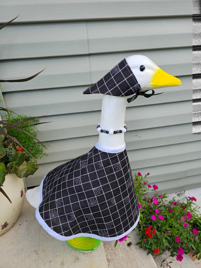 Spiderweb Plaid Porch Goose Outfit