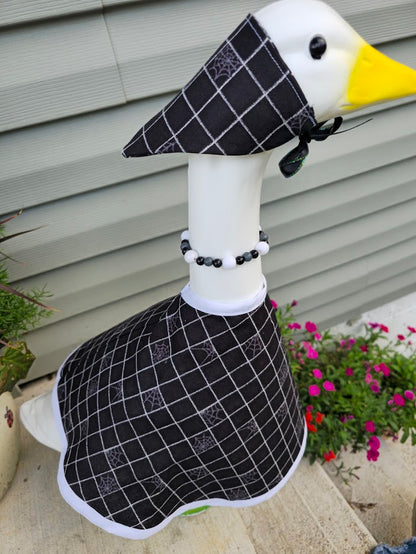 Spiderweb Plaid Porch Goose Outfit