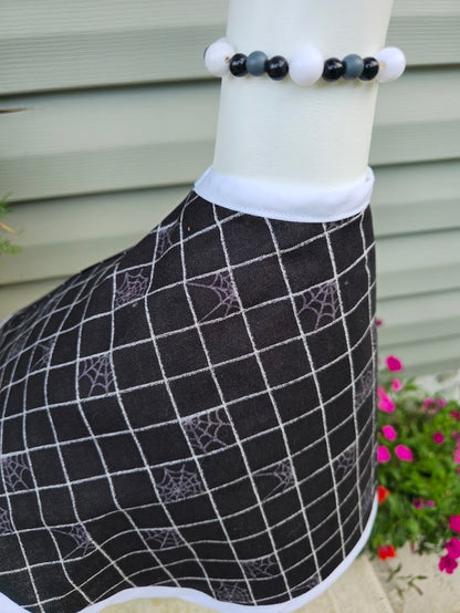 Spiderweb Plaid Porch Goose Outfit