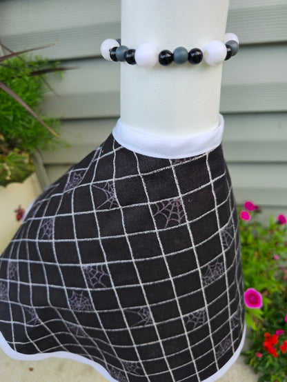 Spiderweb Plaid Porch Goose Outfit