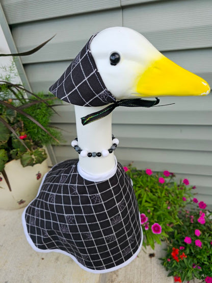 Spiderweb Plaid Porch Goose Outfit