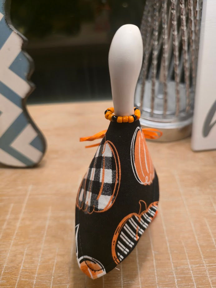 Patterned Pumpkin Desk Goose Outfit