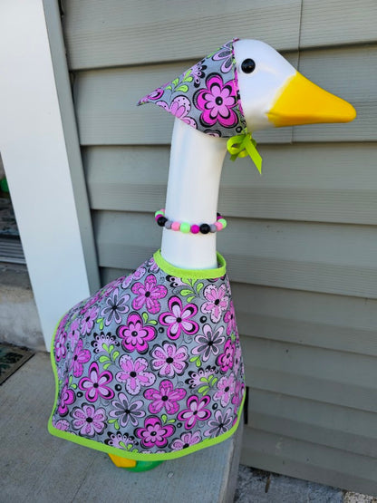 Garden Bloom Daydream Porch Goose Outfit