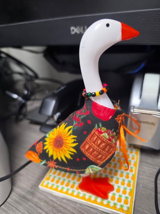 Pumpkins, Pies and More Desk Goose Outfit